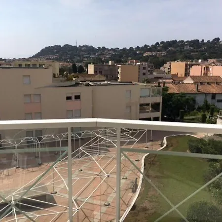 Calme Au Coeur De Cavalaire, Climatise Avec Terrasse, Parking Et Toutes Commodites - Fr-1-100-233 아파트
