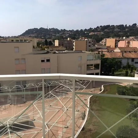 Calme Au Coeur De Cavalaire, Climatise Avec Terrasse, Parking Et Toutes Commodites - Fr-1-100-233 Lejlighed